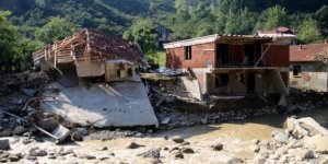 Düzce'de Yapıları Yıkılan 47 Kişiye Acil Yardım Ödemesi Yapıldı