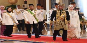 Malezya Kralı Sultan Abdullah Törenle Tacını Giydi