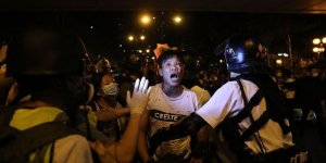 Hong Kong'da 41 Protestocuya Geceleri Sokağa Çıkma Yasağı