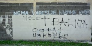 Bosna Hersek'te Ev ve Araçlara Irkçı Saldırı