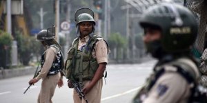 Cammu Keşmir'de İletişim Kısıtlaması Hayatı Felç Ediyor