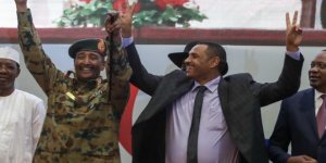 Sudan'da Anayasal Bildiri Anlaşması İmzalandı