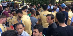 İmamoğlu’nun İşten Çıkardığı İBB Çalışanları Oturma Eylemi Yaptı