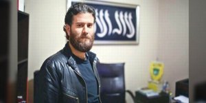 Resmi İdeolojiyi Eleştirdi, Gözaltına Alındı