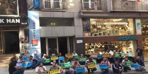 İBB'den Çıkartılan İşçiler CHP İl Binası Önünde Oturma Eylemi Başlattı