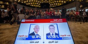 Tunus'ta 'Devrim Yanlıları ve Karşıtlarının' Adayları Yarışıyor