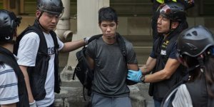 Hong Kong'daki Protestolarda Öğrencilere Gözaltı