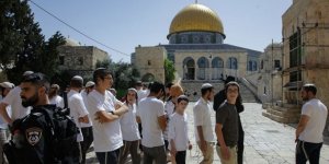 Fanatik Yahudiler Mescid-i Aksa’ya Baskın Yaptı