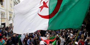 Cezayir'de İslamcılar 90'lı Yılların Dosyasını Yeniden Açıyor