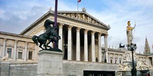 Avusturya’da Değişmeyen Gündem: İslam Karşıtlığı