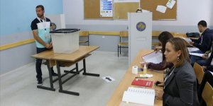 Kosova'da Onlarca Kişi Sırbistan'dan Gelen Oy Zarflarındaki Gazdan Etkilendi