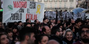 Katalonya'da Siyasetçilerin Mahkumiyetine Karşı Protestolar Sürüyor