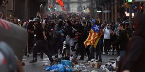 Katalonya'da Bağımsızlık Yanlısı Protestocular Barcelona'da Toplandı