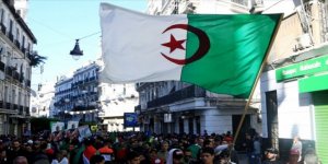 Cezayir'de Cumhurbaşkanlığı Seçimi Adayları Açıklandı