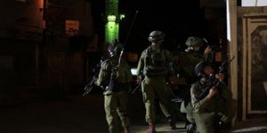 İşgal Güçleri Batı Şeria'da 15 Filistinliyi Gözaltına Aldı