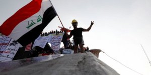 Irak'ta Göstericiler Hükümetin İstifasını ve Başkanlık Sistemine Geçilmesini İstiyor