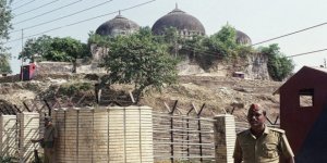 Hindistan'daki Cami Kararı Sonrası Gözaltı Sayısı 77'ye Çıktı