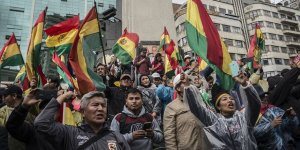 Morales'in İstifasının Ardından Bolivya'da Halk Sokaklara Döküldü
