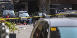 Endonezya'da Polis Merkezine Bombalı Saldırı Düzenlendi