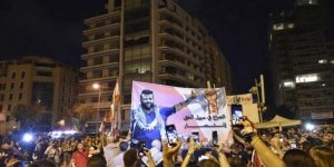 Lübnan'da Avn'ın Açıklamaları Sonrası Yeniden Alevlenen Gösteriler Sürüyor