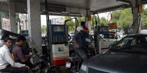 İran'da Benzine Yüzde 50 Zam