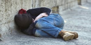 Paris'te 700 Çocuk Geceyi Sokakta Geçiriyor