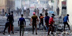 Irak'ta Hükümet de Göstericiler de Direniyor