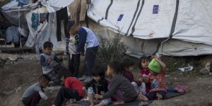 Moria'da Binlerce Mülteci Zor Koşullarda Yaşam Mücadelesi Veriyor