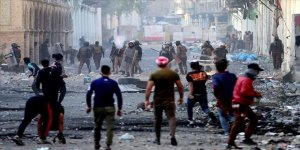 Irak’ta Göstericiler Necef'teki İran Başkonsolosluğunu Ateşe Verdi