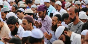 Keşmir'de Ezanlar Sustu: Hindistan Yönetimi Baskıyı Artırıyor 