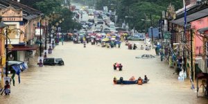Malezya'da Sel Yaklaşık 4 Bin Kişiyi Yerinden Etti