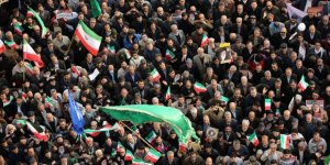 Protesto Gösterilerinin Ardından İran'da Siyaset Isınıyor