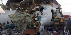 Kazakistan’da Yolcu Uçağı Düştü