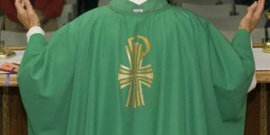 Çin'de Protestan Rahip Hapse Mahkum Edildi