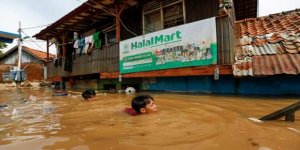 Endonezya'daki Selde Can Kaybı Artıyor 