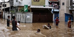 Endonezya'daki Selde Ölü Sayısı 53'e Yükseldi