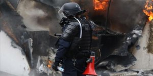 Fransa'da Bir Kişi Polisin Uyguladığı Şiddet Sonucu Öldü