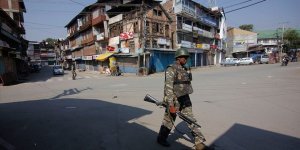 Hindistan Yüksek Mahkemesi: Keşmir'deki Kısıtlamalar Gözden Geçirilsin