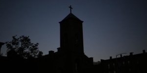 Fransa'da Cinsel İstismarda Bulunduğunu Kabul Eden Papaz Kiliseyi Suçladı