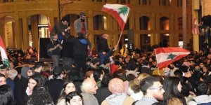 Lübnan'da Göstericiler İle Güvenlik Güçleri Arasında Gerginlik: 220 Yaralı