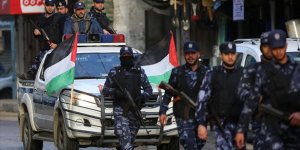 Gazze'de Trump'un Sözde Barış Planına Karşı Askeri Geçit Düzenlendi