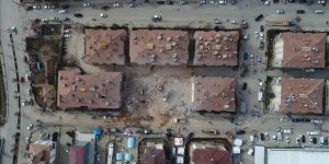 Elazığ'da Enkaz Kaldırma Çalışmaları Devam Ediyor