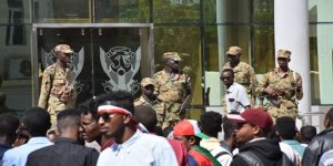 BAE, Sudanlı Gençleri Kandırıp Zorla Savaşa Götürüyor