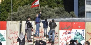 Lübnan'ın Yeni Hükümetinin Güven Oylaması, Protestoların Gölgesinde Başladı
