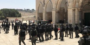 Siyonist İsrail Mescid-i Aksa'nın Görevlilerini Gözaltına Aldı
