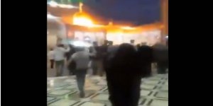 Kum Kentindeki Kapalı Türbenin Kapısını Kırıp İçeri Girdiler