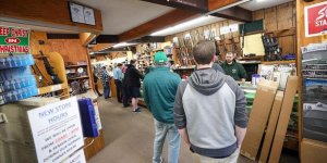 ABD'de Koronavirüs Salgını Silah Satışlarını Artırdı