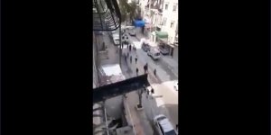 Esed Rejimi Kontrolündeki Halep'te Halk, Ekmek Dağıtan Arabaların Peşinde Koşuyor