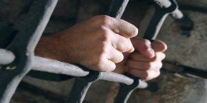 Koronavirüs Tehdidi Altındaki Arap Ülkelerinin Siyasi Tutuklularla İmtihanı