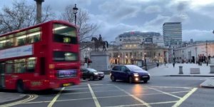 İngiltere'de Koronavirüs Nedeniyle Hayat 6 Aydan Önce Normale Dönmeyecek